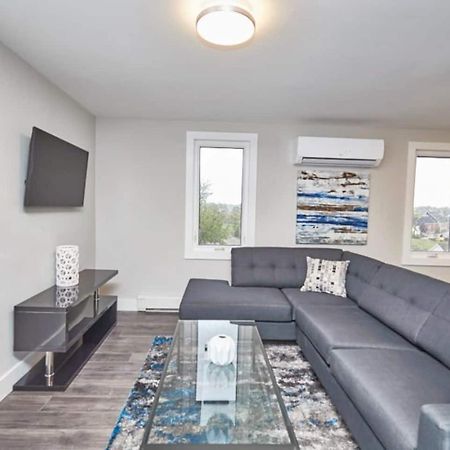 Clifton Hill Hideaway 2B -Two Bedroom Condo Niagara Falls Eksteriør billede