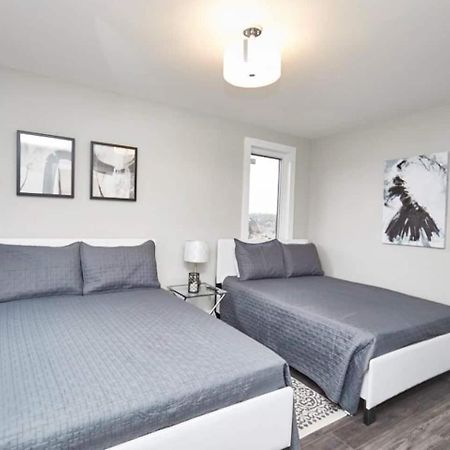 Clifton Hill Hideaway 2B -Two Bedroom Condo Niagara Falls Eksteriør billede